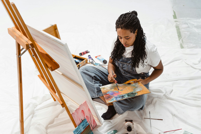 The Cayman National Cultural Foundation and the National Gallery of the Cayman Islands are asking artists to share their professional experiences and needs (Photo: Unsplash / A. C.)