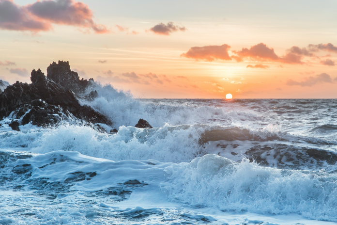 The Cayman Islands Fire Service and Cayman Islands Coast Guard have renewed an agreement to strengthen coordination during maritime emergencies (Photo: Unsplash / Joshua Earle)