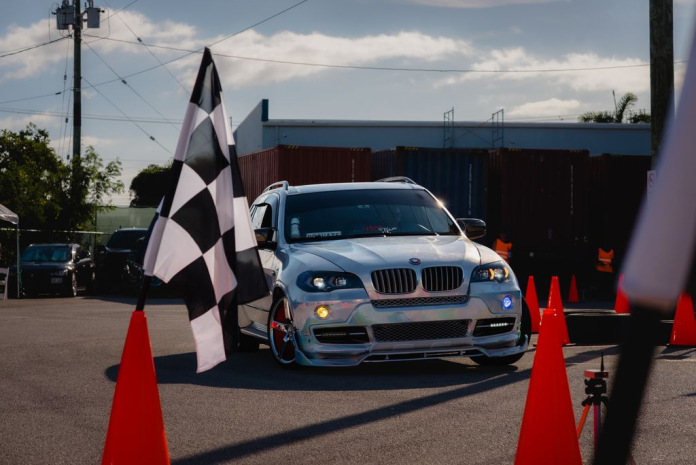 Damean Simpson won the Heavy class in his BMW X5 (Photo: Capataro)
